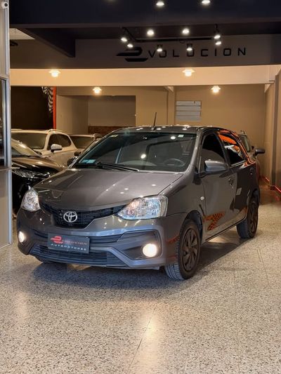 Imagen de Toyota Etios