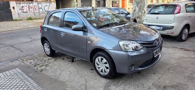 Imagen de Toyota Etios